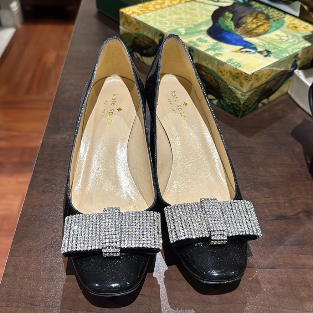 Kate Spade Black Patent Rhinestone Bow Heels – Size 7.5